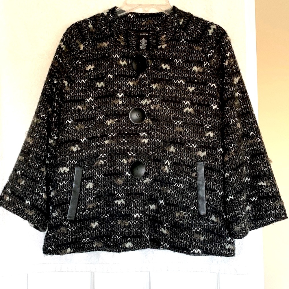 Alfani super cute jacket. A line style. Great condition, lined.